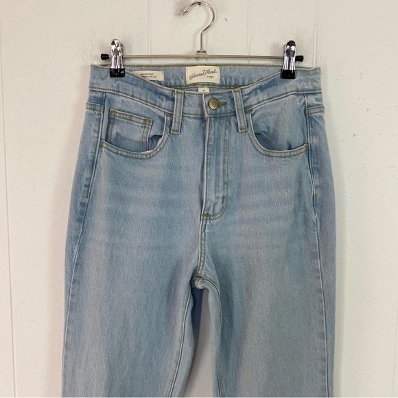 Universal Thread Women's 4 Tall Blue Light Wash Stretch High-Rise Flare Jeans - Picture 3 of 12